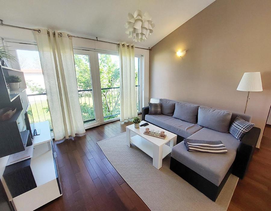 Queen Beach Apartments นิน ภายนอก รูปภาพ