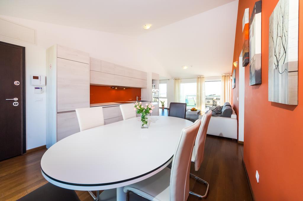 Queen Beach Apartments นิน ภายนอก รูปภาพ